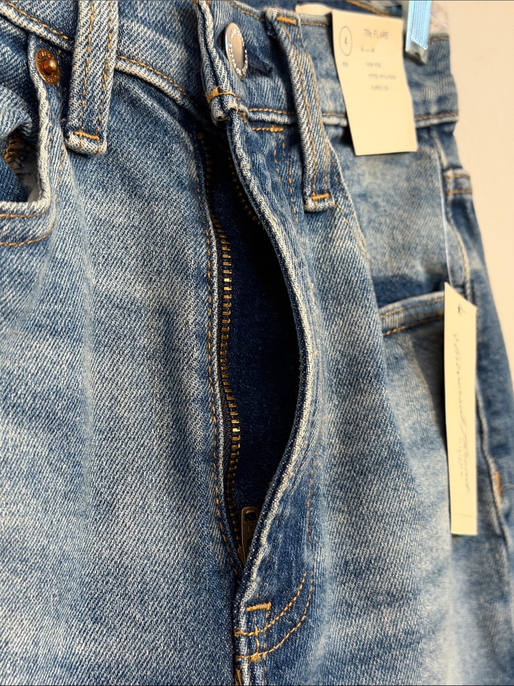 NWT Universal Thread / High Rise 70s Flare .. 0001 - Picture 5 of 13
